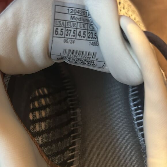 Brooks Adrenaline GTS 24 Sneakers in Mercury/Ebony/Copper Size 6.5/ Like New - Picture 5 of 10